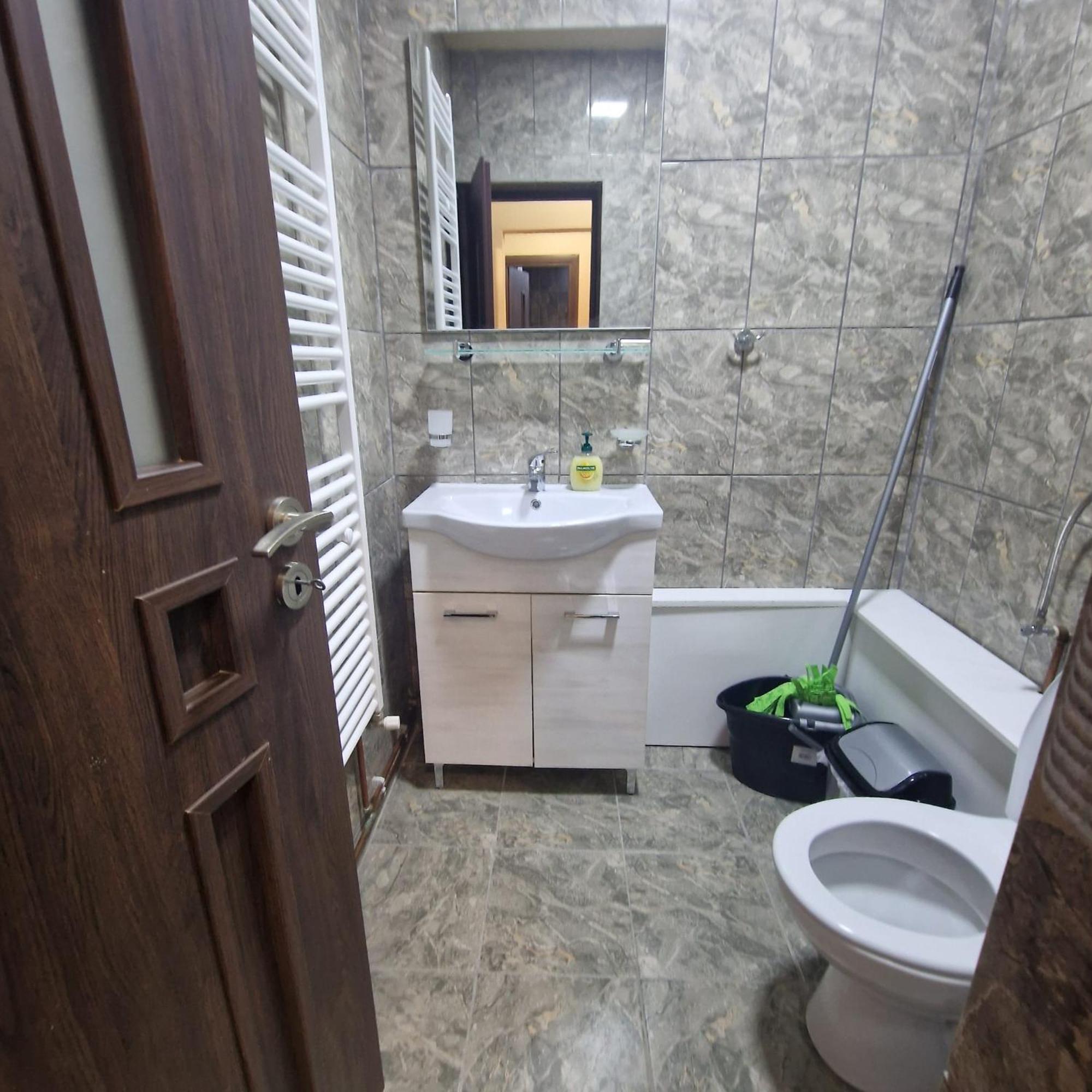 Apartament Iulius 3 Manastire Curtea de Argeş Exterior foto